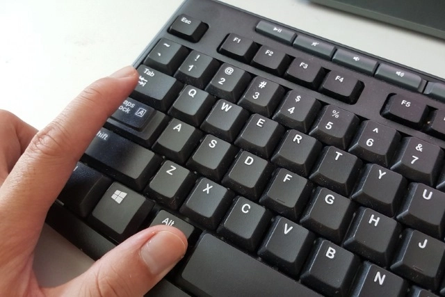 Thực hiện phím tắt Alt + Tab